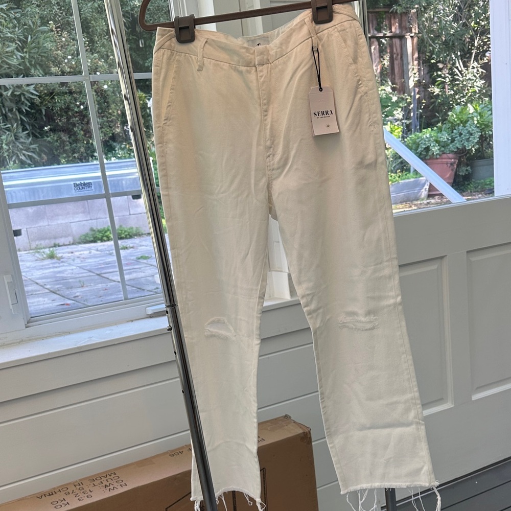 BNWT Serra jeans